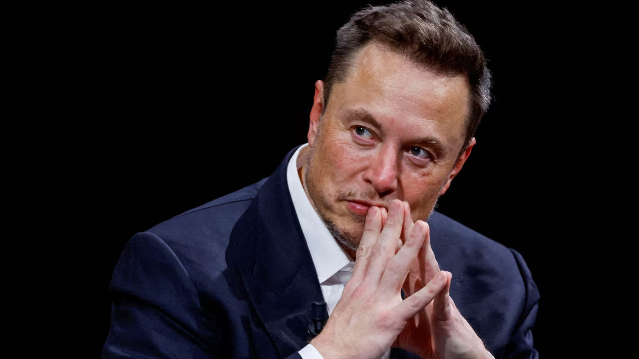 లక్ష్యం పూర్తయిన తర్వాత, కంపెనీ లక్షల షేర్లను కూడా పొందుతారు. ఈ ప్రణాళిక ప్రకారం.. మస్క్ అన్ని లక్ష్యాలను సాధిస్తే, అతను మిలియన్ల కొద్దీ టెస్లా షేర్లను పొందుతాడు, దీని వలన కంపెనీలో అతని వాటా 25 శాతానికి పెరుగుతుంది. భవిష్యత్తులో కంపెనీ దిశపై బలమైన నియంత్రణను కొనసాగించగలగడానికి టెస్లాలో తనకు అలాంటి వాటా కావాలని ఎలోన్ మస్క్ ఇప్పటికే బహిరంగంగా ప్రకటించాడు.