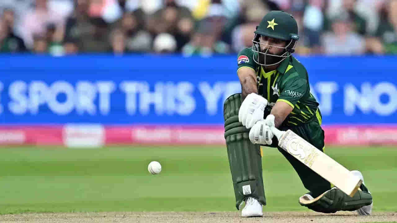 ఒకే ఓవర్లో 4,4,4,4,4.. 175 స్ట్రైక్ రేట్తో పాక్ ప్లేయర్ బీభత్సం.. భారత్తో మ్యాచ్కు ముందే రెచ్చిపోయాడుగా