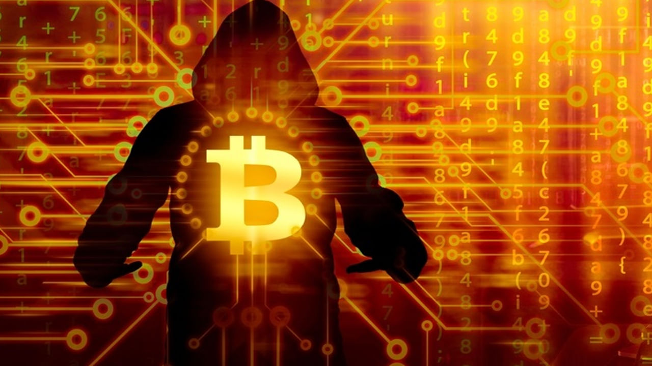 క్రిప్టో కరెన్సీ పేరుతో భారీ మోసం.. పోలీసు అదుపులో మాజీ కార్పొరేటర్..!