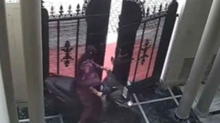 Teachers Day 2025: టీచర్స్‌కి స్పూర్తి ఈ లెక్కల మాస్టర్.. 20 ఏళ్లుగా స్కూల్‌కి వెళ్లేందుకు నదిలో ఈత.. ఒక్క సెలవు లేదు