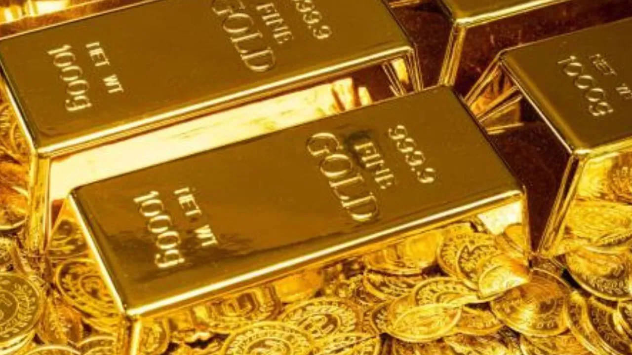 నేడు సెప్టెంబర్ 09 మంగళ వారం రోజున 10 గ్రాముల 24 క్యారెట్ల బంగారం ధర రూ. 108,370 గా ఉంది. అదే విధంగా 10 గ్రాముల 22 క్యారెట్ల బంగారం ధర రూ. 99,340 గా ఉంది.