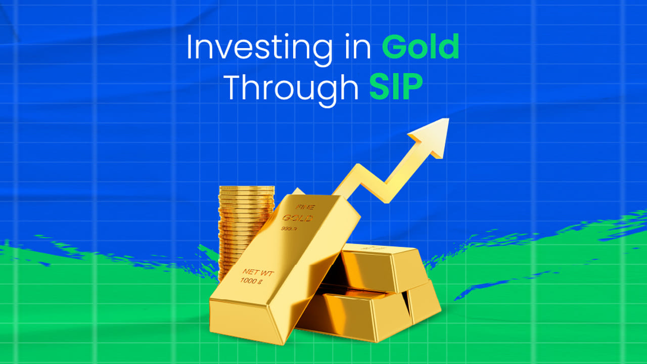 పెట్టుబడిదారులు బంగారు ETFలు లేదా బంగారు నిధులను కొనుగోలు చేయవచ్చు, ఇవి బంగారంలో పెట్టుబడి పెట్టేవి, పెట్టుబడిదారులకు బంగారం ధరను బహిర్గతం చేస్తాయి, భౌతిక బంగారాన్ని కొనుగోలు చేయకుండా లేదా నిల్వ చేయకుండా. బంగారు ETFలు సాధారణంగా బంగారు బులియన్, బంగారు ఫ్యూచర్స్ కాంట్రాక్టులు లేదా రెండింటి కలయికలో పెట్టుబడి పెడతాయి. అవి బంగారం ధరను వీలైనంత దగ్గరగా ట్రాక్ చేయడం లక్ష్యంగా పెట్టుకుంటాయి.