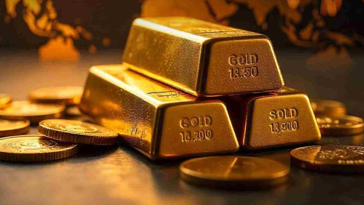 Gold 2 ఏళ్లలో రూ. 800 కోట్ల విలువైన 1,000 కిలోల కంటే ఎక్కువ బంగారం చట్టవిరుద్ధంగా భారతదేశానికి తీసుకువచ్చారని వెల్లడైంది. 2023, 2024 మెదక్ జరిగిన ఈ బంగారం అక్రమ రవాణాలో ఒక చైనీయుడు, కొంతమంది టిబెటన్లు, స్థానికుల ప్రమేయం ఉందని సమాచారం. గత ఏడాది జూలైలో ఇండో-టిబెటన్ బోర్డర్ పోలీస్ (ITBP) ట్రస్ట్ ద్వారా 108 కిలోల విదేశీ మూలం బంగారు కడ్డీలను స్వాధీనం చేసుకొన్నారు.