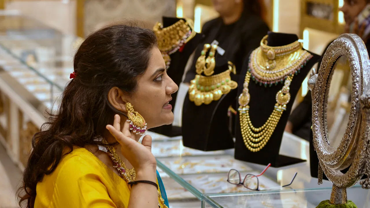 Gold Rate: బంగారం ధరను ఎవరు పెంచుతారు? నిర్ణయం ఎవరిది? ప్రధాన కారణాలు ఏంటి?