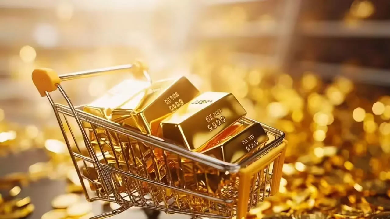 సెప్టెంబర్ 09 మంగళ వారం రోజున 10 గ్రాముల 24 క్యారెట్ల బంగారం ధర రూ. 1,10,290 ఉండగా, నేడు సెప్టెంబర్10 బుధవారం రోజున రూ.219 పెరగడంతో గోల్డ్ రేట్ రూ.1,10,509గా ఉంది. అలాగే 22 క్యారెట్ల 10 గ్రాముల బంగారం ధర మంగళ వారం రోజున రూ.101,100 ఉండగా, నేడు (బుధవారం) రూ.200 పెరగడంతో 1,01,300గా ఉంది.