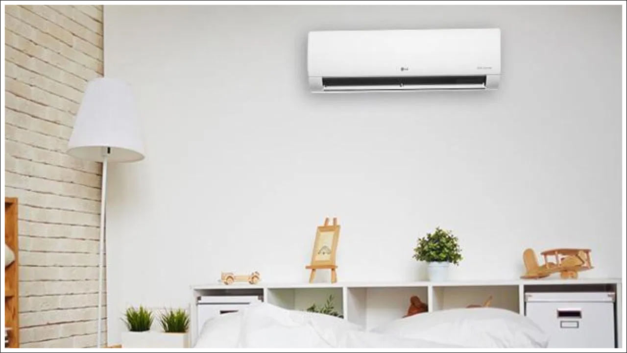 కొత్త GST పన్ను తర్వాత AC పై ఎంత పొదుపు ఉంటుంది? ఎయిర్ కండిషనర్లపై జీఎస్టీ 28%కి బదులుగా 18%కి తగ్గించిన తర్వాత అనేక వేల రూపాయలు ఆదా అవుతుంది. AC అసలు ధర రూ. 30,000 అనుకుందాం. పాత ధర (28% GST) = రూ. 30,000తో కలిపితే మొత్తం రూ. 38,400. అలాగే, కొత్త ధర జీఎస్టీ 18% అయితే రూ. 30,000 టీవీపై రూ. 35,400 అవుతుంది. అంటే రూ. 3,000 ఆదా అవుతుంది.