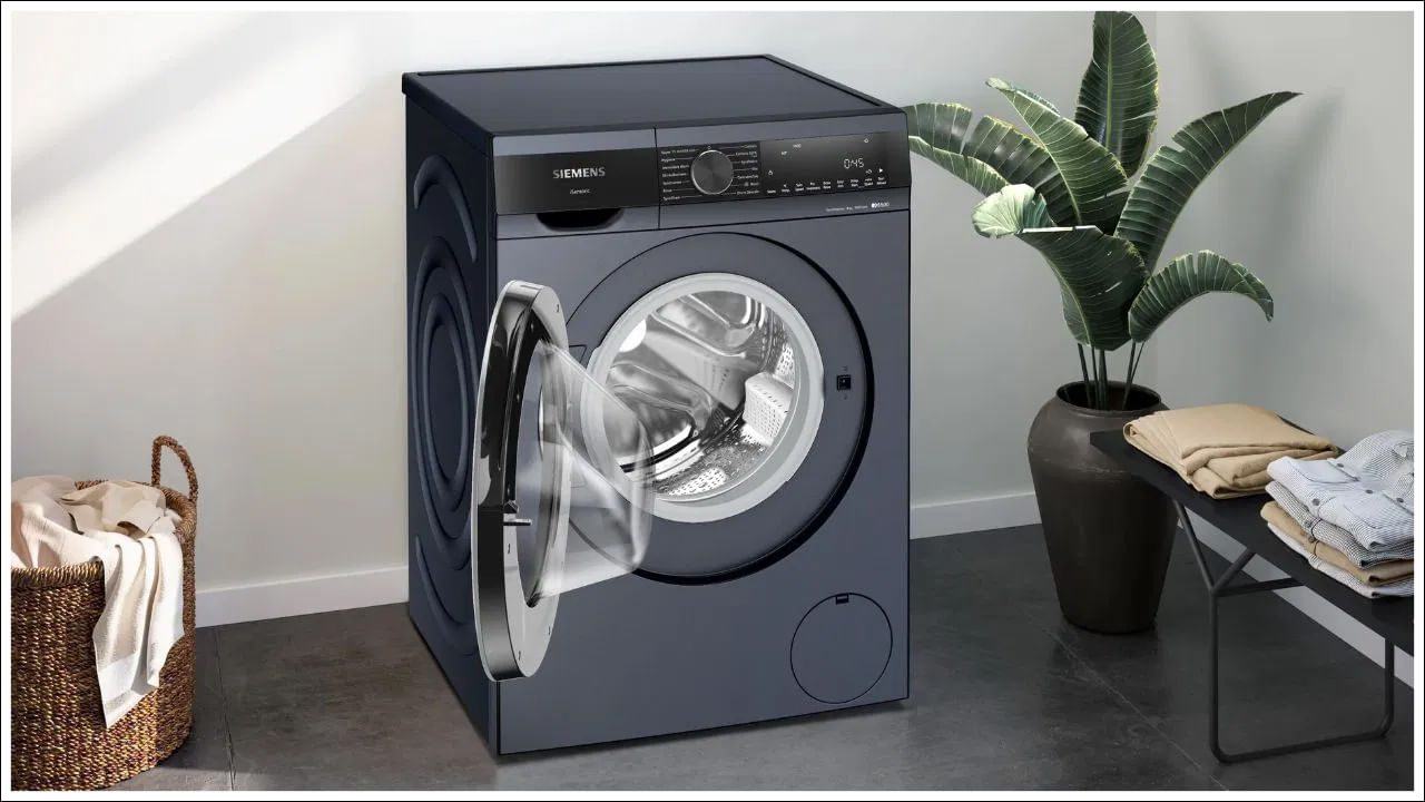 వాషింగ్ మెషీన్లు కూడా చౌకగా లభిస్తాయి. ఈ యంత్రాలను ఇళ్ల నుండి పెద్ద రెస్టారెంట్ల వరకు ఉపయోగిస్తారు. ఈ యంత్రాలను 18% GST కిందకు తీసుకువచ్చారు, గతంలో వాటిపై 28% వర్తించేది.