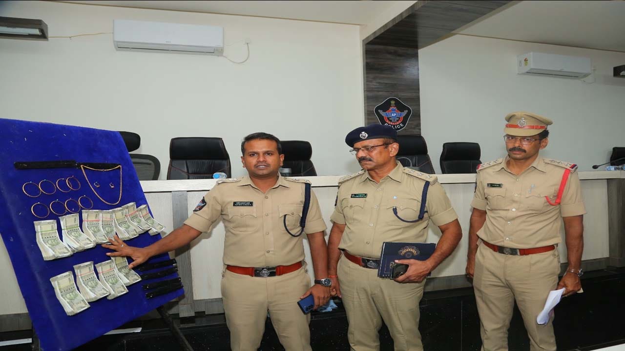 వీళ్లు మామూలోలు కాడు.. గొర్రెలు కొట్టేద్దామనుకుని.. ఏం చేశారో తెలుసా..!