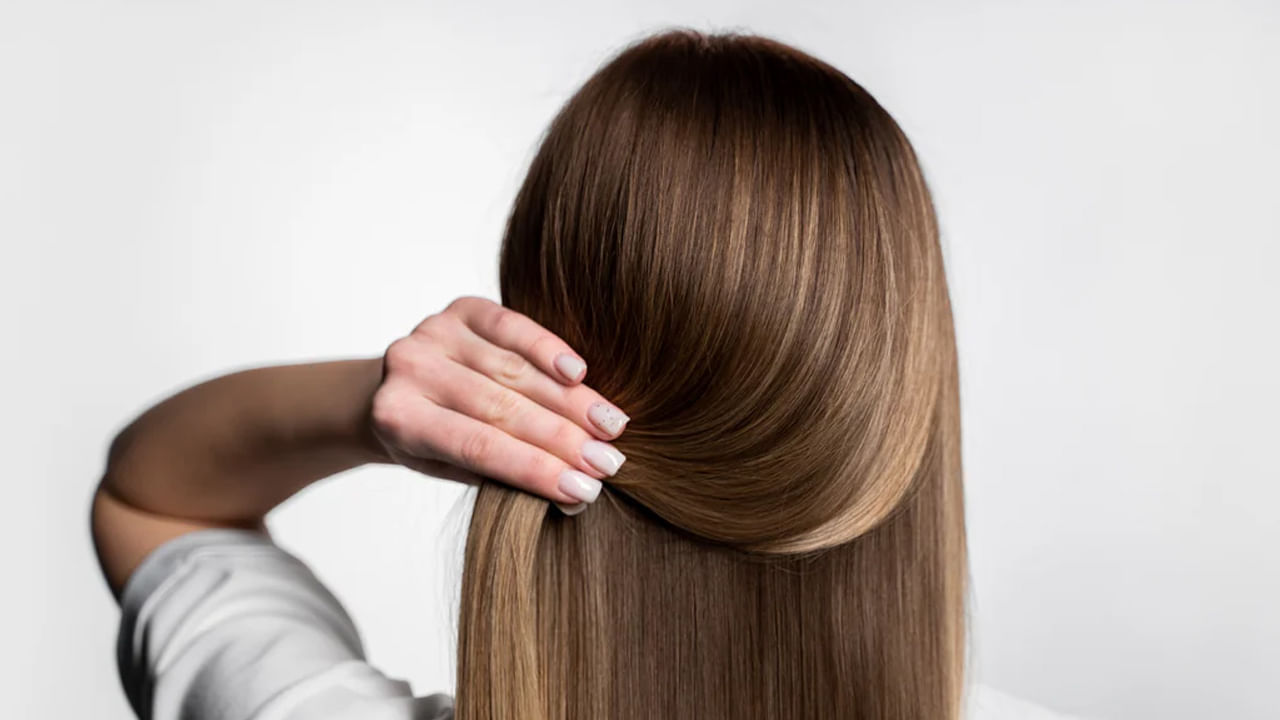 ఈ నూనెతో తెల్ల జుట్టుకి చెక్ పెట్టండి..? ఒక్క వెంట్రుక కూడా ఊడిపోదు.. పొడుగ్గా పెరుగుతుంది..