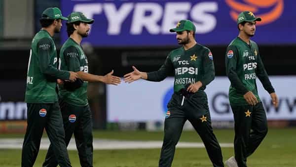 IND vs PAK: భారత్తో మ్యాచ్కి పాక్ టీంలో భారీ మార్పులు.. స్టార్ ప్లేయర్కు మొండిచెయ్యి