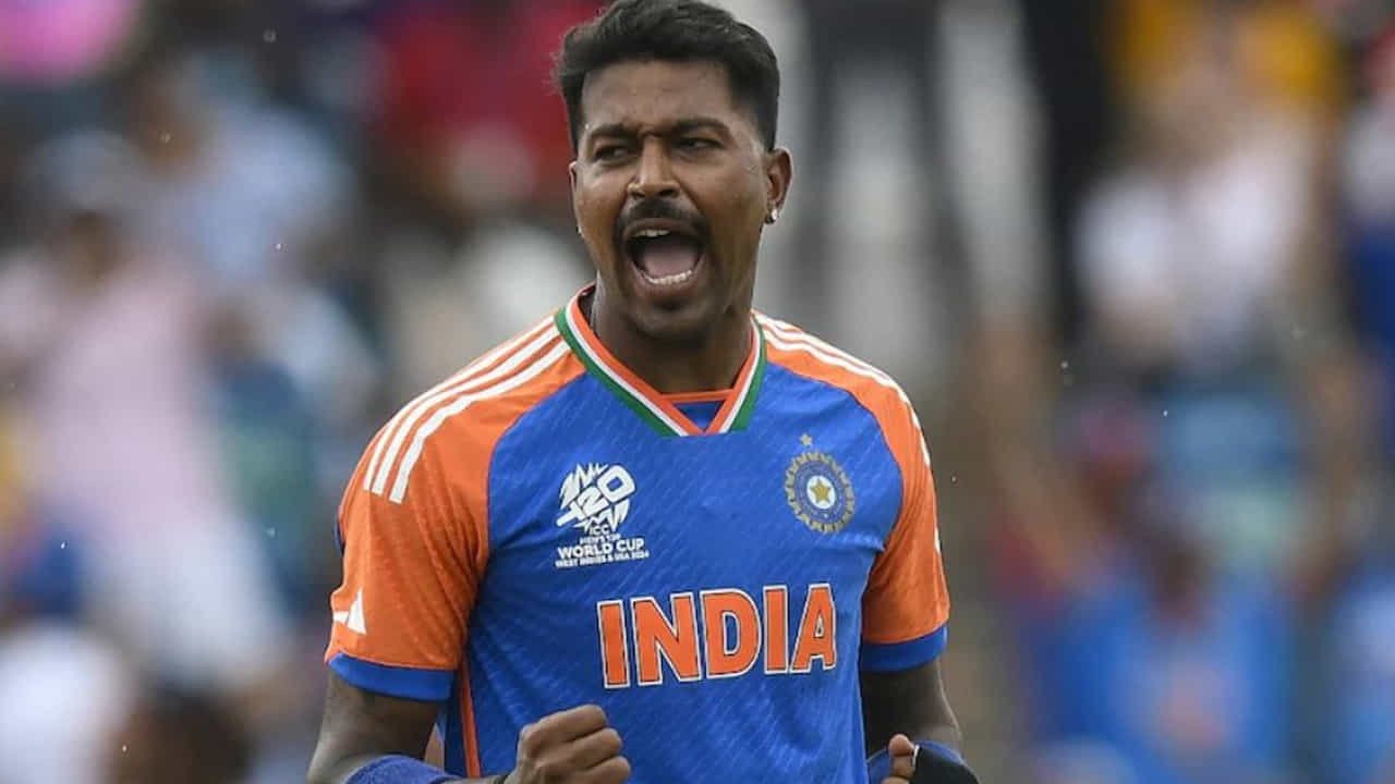 శ్రీలంకతో జరిగిన చివరి సూపర్ ఫోర్ మ్యాచ్‌లో హార్దిక్ పాండ్యా గాయం గురించి వార్తలు వచ్చాయి. అతనికి ఎడమ క్వాడ్రిసెప్స్ గాయం, తొడ కండరాల గాయం ఉన్నట్లు అనుమానిస్తున్నారు. ఆసియా కప్ సందర్భంగా వ్యాఖ్యాతగా పనిచేస్తున్న రవిశాస్త్రి పాండ్యా గాయం గురించి సమాచారం అందించాడు.