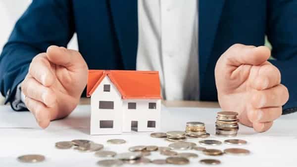 Home Loan: హోమ్ లోన్ తీసుకుంటున్నారా? ఒకసారి వడ్డీ రేట్లు చెక్ చేయండి!