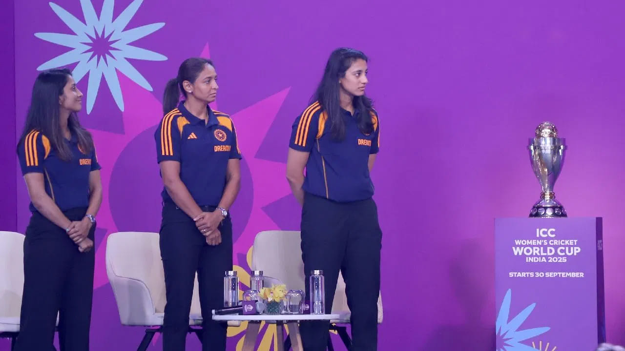 ఐసీసీ ఉమెన్స్‌ వరల్డ్‌ కప్‌ 2025కు భారత్‌ ఆతిథ్యం ఇవ్వనున్న విషయం తెలిసిందే. ఇది 13వ ప్రపంచ కప్‌ ఎడిషన్‌ కాగా ఈ వరల్డ్‌ కప్‌ మన దేశం ఆతిథ్యం ఇవ్వడం ఇది నాలుగో సారి. మొత్తం ఐదు వారాల పాటు సాగే ఈ టోర్నీలో భారత్‌, శ్రీలంకలోని ఐదు వేదికలలో 31 మ్యాచ్‌లు జరుగుతాయి. నవంబర్ 2న ఫైనల్‌ మ్యాచ్‌ జరగనుంది. మరి ఏ స్టేడియాల్లో మ్యాచ్‌లు జరగనున్నాయో ఇప్పుడు చూద్దాం..