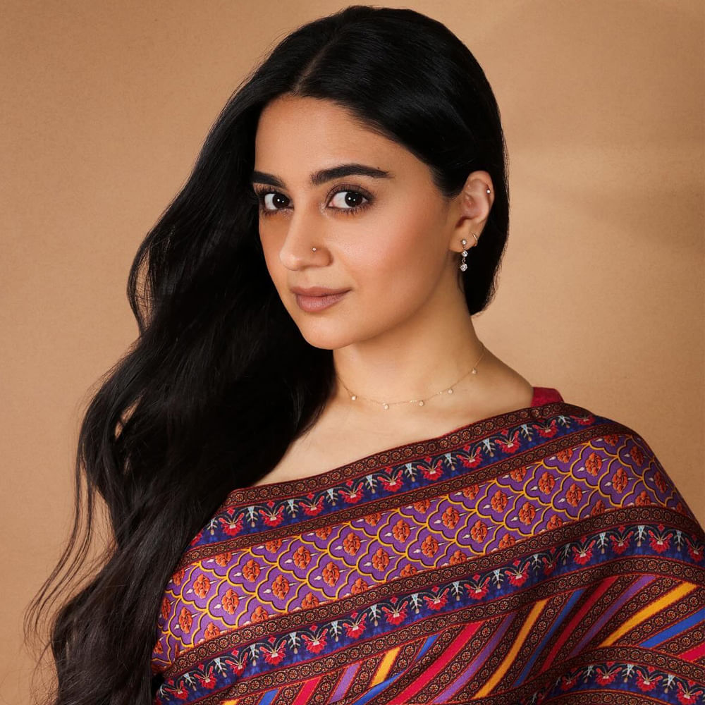 ప్రభాస్, హను రాఘవపూడి సినిమాతో పరిచయమవుతున్న ఇమాన్వి ఇస్మాయిల్ గురించి చర్చ బాగానే జరుగుతుంది. ఈ సినిమా విడుదలకు ముందే ఇమాన్వికి ఆఫర్స్ వస్తున్నాయి. 
