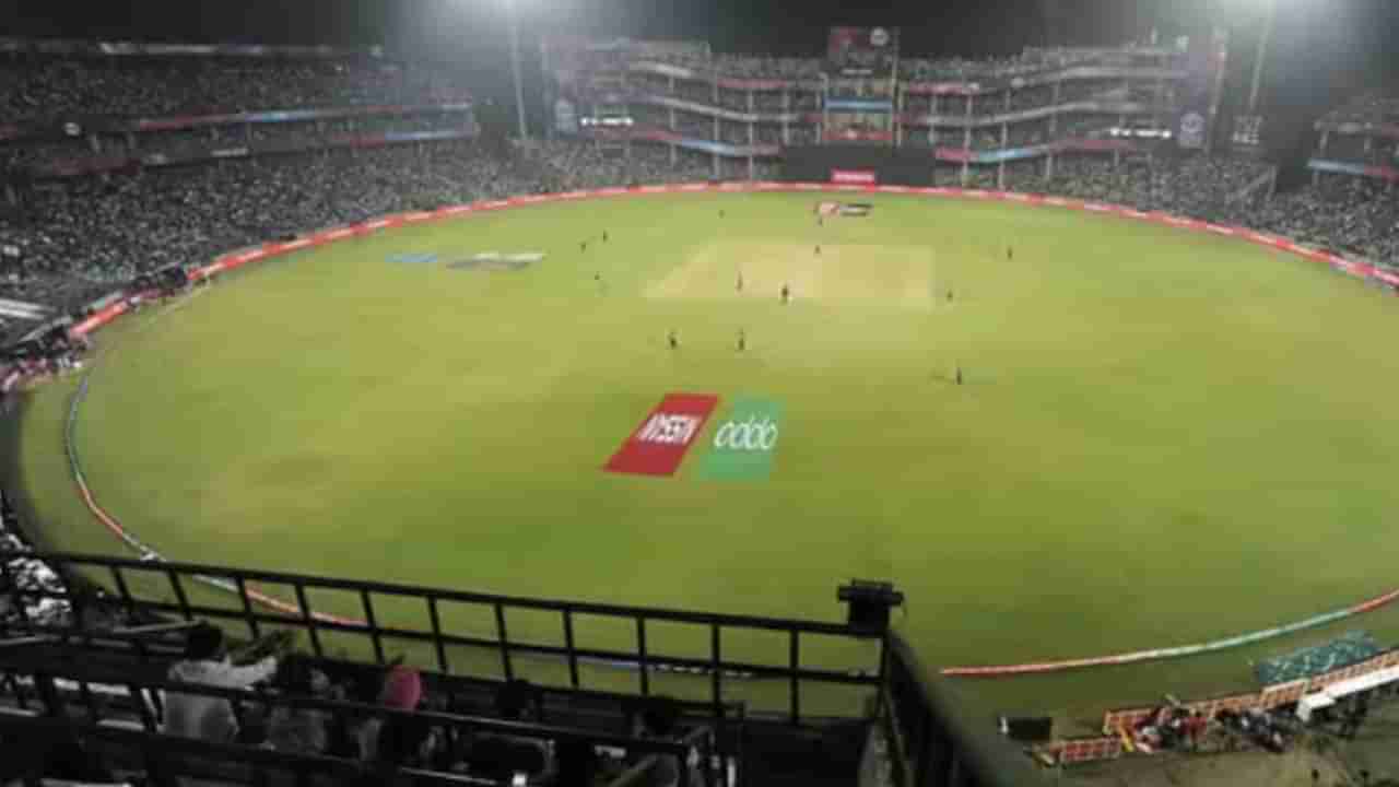 IND vs AUS : 60 ఫోర్లు 5 సిక్సులు.. వన్డే చరిత్రలో భారత్పై తొలిసారి 400+ స్కోర్.. మైదానంలో పరుగుల సునామీ