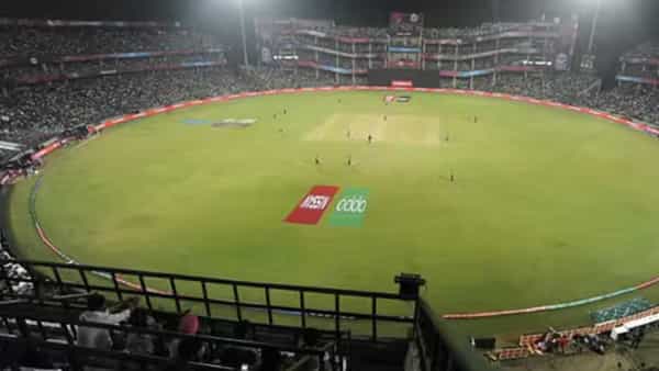 IND vs AUS : 60 ఫోర్లు 5 సిక్సులు.. వన్డే చరిత్రలో భారత్పై తొలిసారి 400+ స్కోర్.. మైదానంలో పరుగుల సునామీ