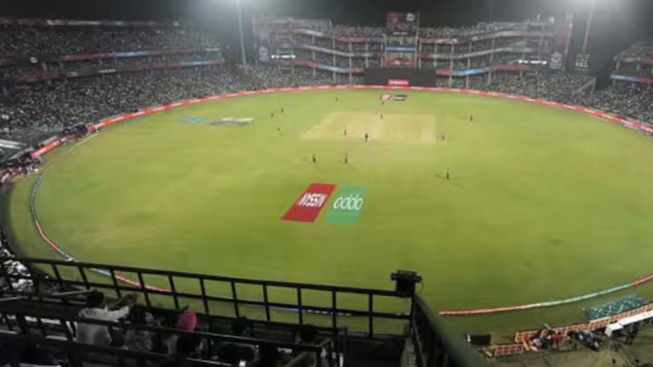 IND vs AUS : 60 ఫోర్లు 5 సిక్సులు.. వన్డే చరిత్రలో భారత్పై తొలిసారి 400+ స్కోర్.. మైదానంలో పరుగుల సునామీ