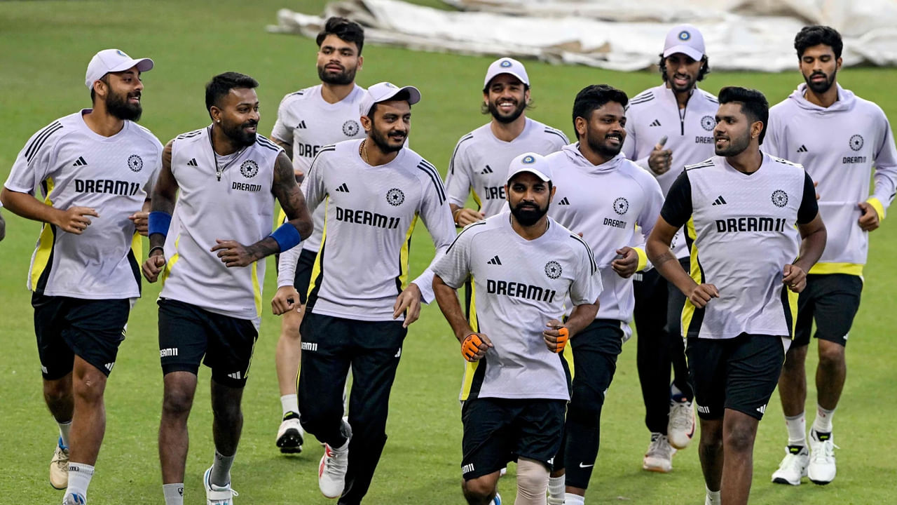 ఆస్ట్రేలియా ఏ జట్టు భారత పర్యటన గురించి మాట్లాడుకుంటే, ఇందులో రెండు నాలుగు రోజుల రెడ్ బాల్ మ్యాచ్‌లు ఆడనున్నారు. ఆ తర్వాత మూడు వన్డే మ్యాచ్‌లు కూడా ఆడతారు. రెడ్ బాల్ సిరీస్ లక్నోలోని ఎకానా మైదానంలో జరుగుతుంది. వన్డే సిరీస్ కాన్పూర్ మైదానంలో జరుగుతుంది. మొదటి అనధికారిక రెడ్ బాల్ మ్యాచ్ సెప్టెంబర్ 16 నుంచి ప్రారంభమవుతుంది. వన్డే మ్యాచ్‌లు సెప్టెంబర్ 30 నుంచి ప్రారంభమవుతాయి. చివరి మ్యాచ్ అక్టోబర్ 5 న జరుగుతుంది.