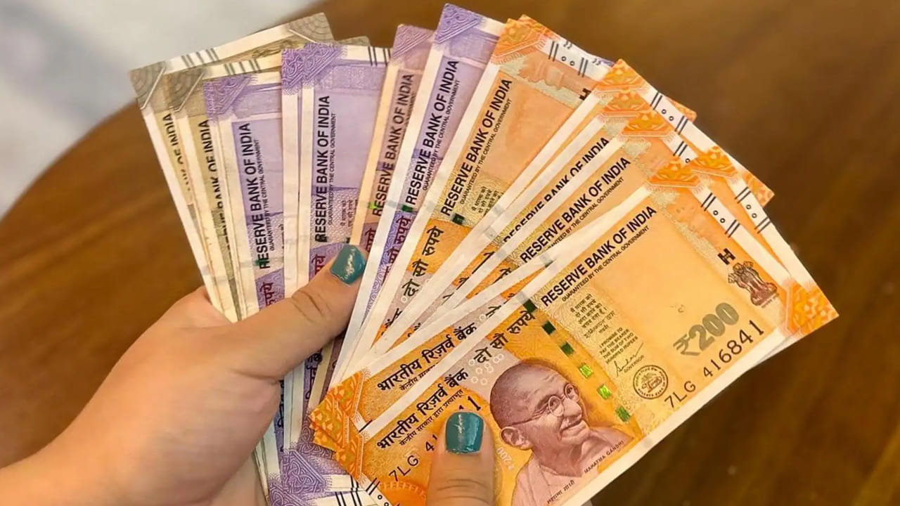 దీని ప్రకారం, మీరు 15 సంవత్సరాలలో రూ.22.5 లక్షలు పెట్టుబడి పెట్టారు. ఈ పథకం సంవత్సరానికి 7.1 శాతం వడ్డీ రేటును అందిస్తుండగా, రూ.18.18 లక్షలు వడ్డీగా వస్తుంది. 15 సంవత్సరాల తర్వాత, మీరు పెట్టుబడి పెట్టిన మొత్తం రూ.22.5 లక్షలు, దాని వడ్డీ రూ.18.18 లక్షలు కలిపి మొత్తం రూ.40 లక్షలు మీ చేతికి వస్తాయి.