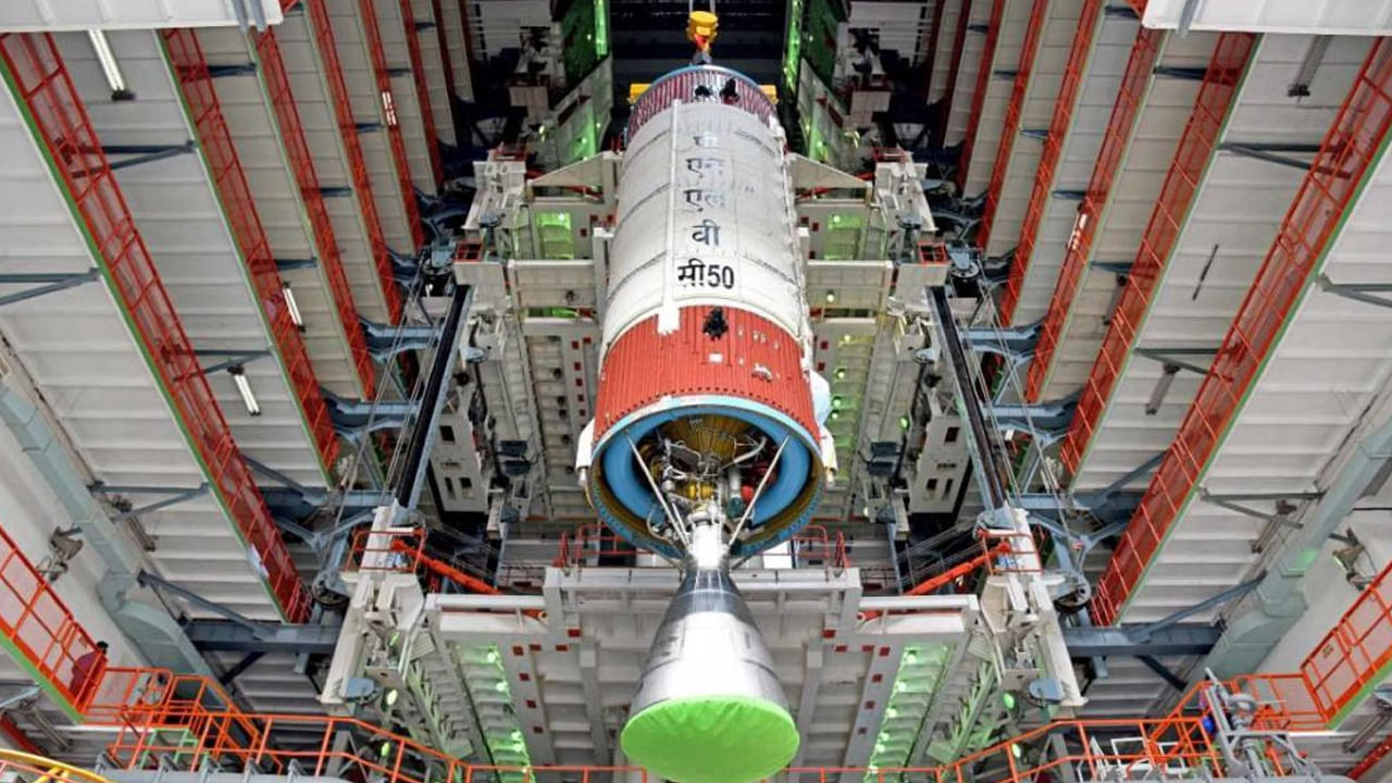 టవర్ లేకుండానే ఇకపై ఇంటర్నెట్.. ఇస్రో నెక్స్ట్ లాంచ్ టార్గెట్ అదే..!