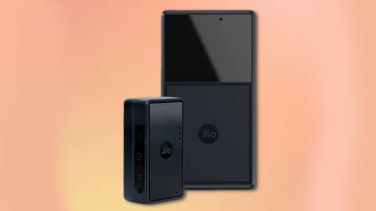 Jio GPS Tracker:రిలయన్స్ జియో భారతదేశంలో GPS ట్రాకింగ్ రంగంలోకి ప్రవేశించింది. కంపెనీ ఇటీవల JioFind, JioFind Pro అనే రెండు వైర్లెస్ GPS ట్రాకింగ్ డివైజ్లను ప్రారంభించింది. ఇవి భద్రత, ట్రాకింగ్ను మరింత సరసమైనవి. అలాగే ఉపయోగకరంగా మార్చడం లక్ష్యంగా పెట్టుకున్నాయి.