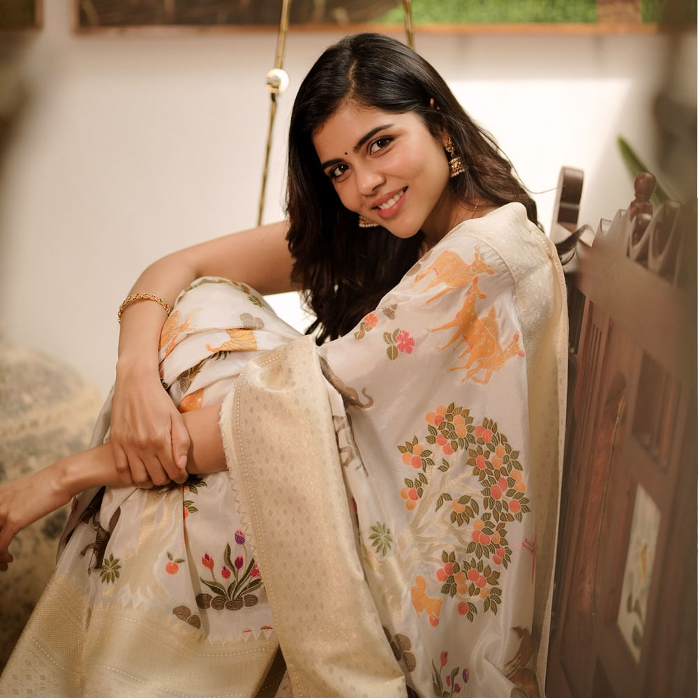 తెలుగులో ఆమె నటించిన చిత్రాలన్నీ ప్లాప్ అయ్యాయి. దీంతో ఈ బ్యూటీకి టాలీవుడ్ ఇండస్ట్రీలో అవకాశాలు తగ్గిపోయాయి. తెలుగులో సైలెంట్ అయిన ఈ అమ్మడు.. ఇప్పుడు మలయాళంలో మాత్రం వరుసగా హిట్స్ ఖాతాలో వేసుకుంటూ దూసుకుపోతుంది.