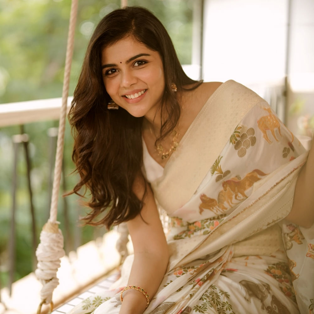 ఆ తర్వాత తెలుగులో సాయి ధరమ్ తేజ్ చిత్రలహరి, శర్వానంద్ రణరంగం వంటి చిత్రాల్లో నటించింది. ఈ సినిమాలు సైతం బాక్సాఫీస్ వద్ద నిరాశపరిచాయి. దీంతో ఆమెకు తెలుగులో వరుసగా అవకాశాలు తగ్గిపోయాయి. ఇప్పుడు మలయాళంలో బిజీగా ఉంది.