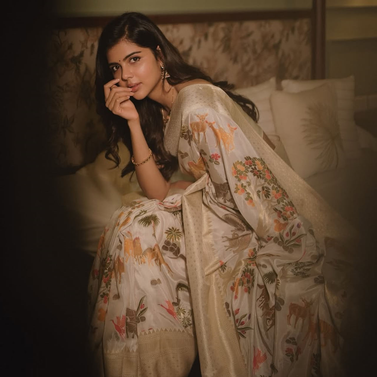 కళ్యాణి ప్రియదర్శన్ సౌత్ ఇండస్ట్రీలో టాప్ హీరోయిన్.  2017 నుండి సినిమాల్లో హీరోయిన్‌గా అరంగేట్రం చేసింది.  2019లో తమిళ సినిమాలో హీరోయిన్‌గా అరంగేట్రం చేసింది. నటుడు శివకార్తికేయన్ సరసన నటించి మెప్పించింది. 