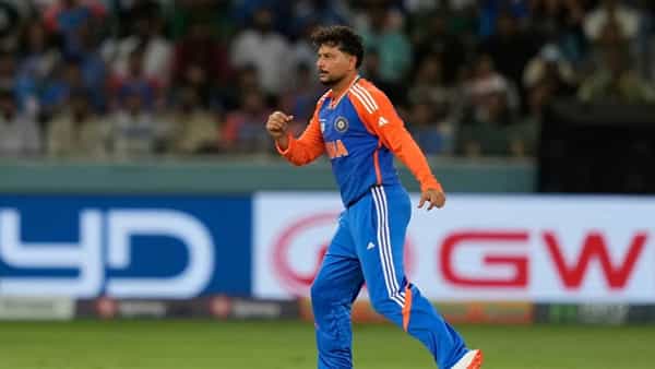 Asia Cup 2025: కుల్దీప్ దెబ్బకు రికార్డు బద్దలు..13 వికెట్లతో టాప్ స్పిన్నర్.. ఫైనల్లో పాక్ను వణికిస్తాడా ?