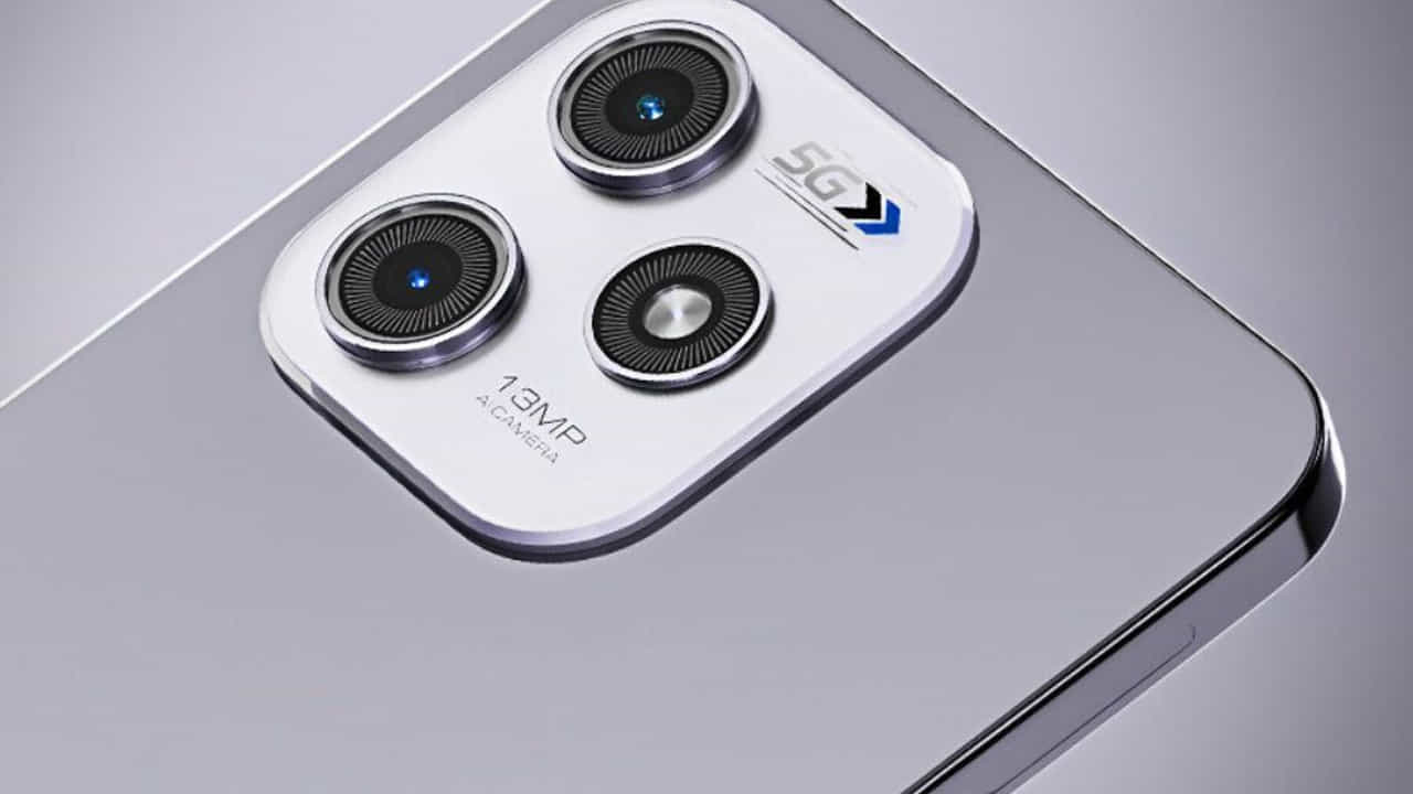 Lava Bold N1 5G ఫోన్ 6.75-అంగుళాల HD ప్లస్ నాచ్ డిస్‌ప్లేను కలిగి ఉంది. డిస్ప్లే 90Hz రిఫ్రెష్ రేట్‌ను కలిగి ఉంది. ఫోన్ UNISOC T765 ఆక్టా-కోర్ చిప్‌సెట్‌ను కలిగి ఉంది. ఇది 4 GB RAMతో వస్తుంది. దీనికి 13-మెగాపిక్సెల్ AI డ్యూయల్ కెమెరా ఉంది. దీని సహాయంతో, 4K రికార్డింగ్ 30fps వద్ద చేయవచ్చు. 