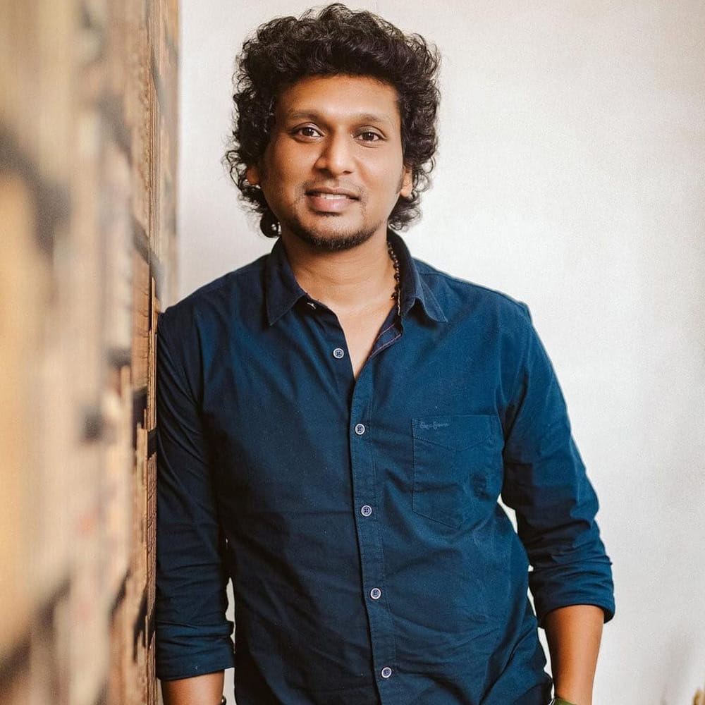 అవును! ఈ జెనరేషన్ డైరెక్టర్స్ ఎక్కువగా బిజినెస్ నంబర్స్ మీద ఫోకస్ పెడుతుంటే, లోకేష్ మాత్రం కంటెంట్‌కే ప్రాధాన్యం ఇస్తున్నాడు. అందుకే ఆయనకు ఆడియన్స్‌తో పాటు ఫిలిం మేకర్స్‌లోనూ ఫాలోయింగ్ పెరిగింది.