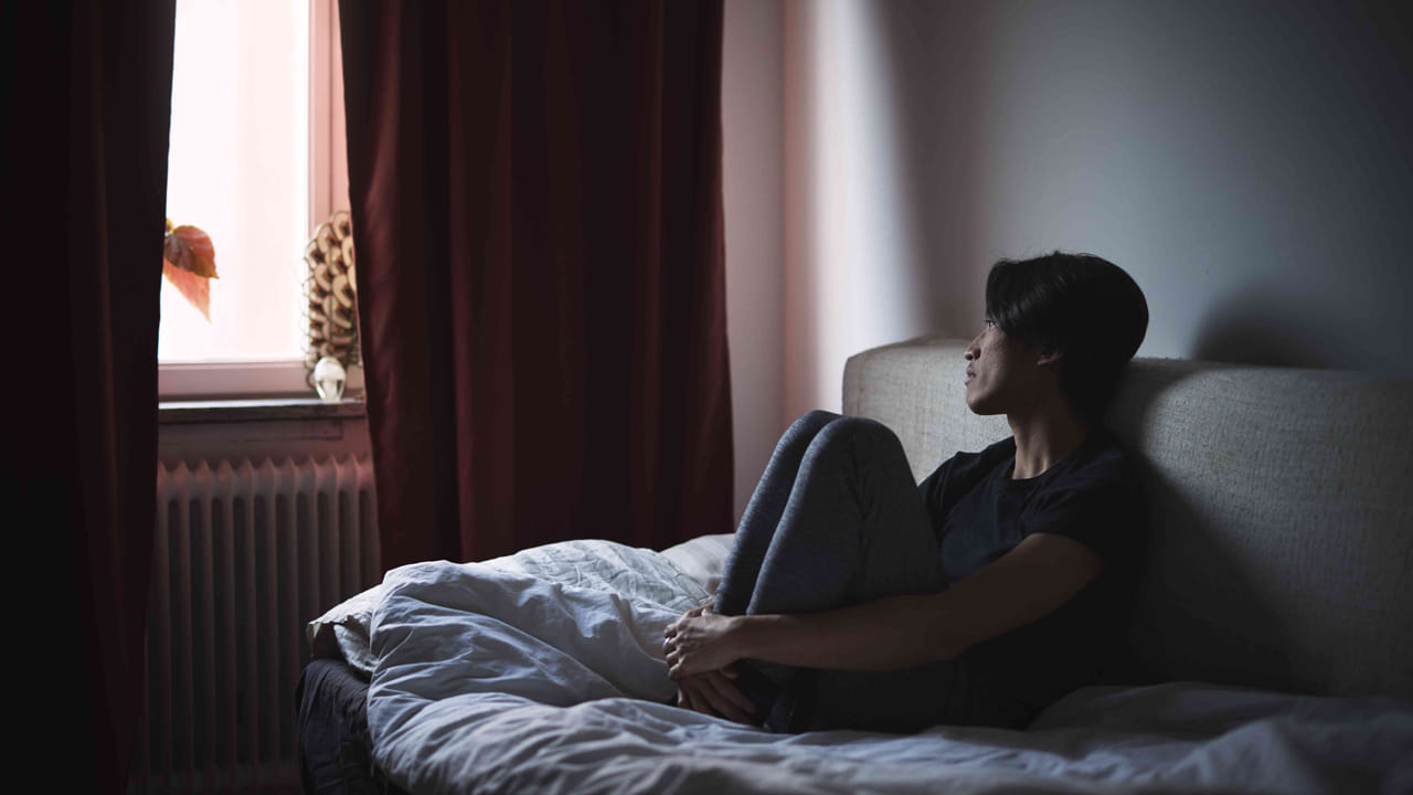 బీకేర్ఫుల్.. ఒంటరితనం చాలా డేంజరంట.. రోజుకు 15 సిగరెట్లు తాగినట్లే.. సంచలన రిపోర్ట్