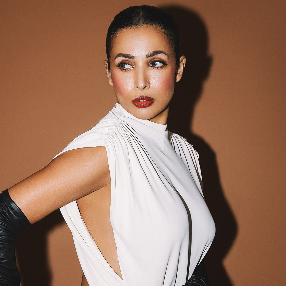 ఈ డీల్ కోసం రిజిస్ట్రేషన్ 21 ఆగస్టు 2025న పూర్తయింది.  రిజిస్ట్రేషన్ ఫీజులు, టాంప్ డ్యూటీని కవర్ చేస్తూ వారు అదనంగా రూ.31.38 లక్షలు చెల్లించారు.