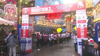 Watch: వాగు దాటుతూ.. బైక్‌తో సహా కొట్టుకుపోయిన యువకుడు..