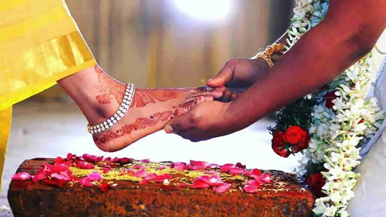 పారిపోయి పెళ్లి చేసుకున్న ప్రేమజంట.. అమ్మాయిపై కేసు నమోదు! ఎందుకో తెలిస్తే షాక్ అవుతారు..