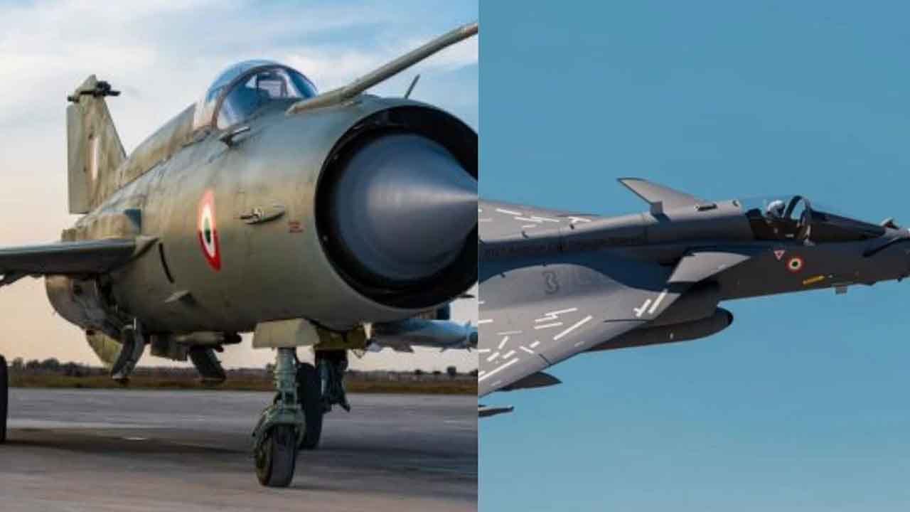 ఫ్లైపాస్ట్ సమయంలో, స్వదేశీ తేజస్ యుద్ధ విమానాలు కూడా MiG-21 ను ఎస్కార్ట్ చేయడానికి చేర్చారు. రెండు విమానాలు రెక్కల నిర్మాణంలో ఎగురుతాయి. ముఖ్య అతిథుల ముందు చేరుతాయి. దీని తరువాత, MiG-21 గాలిలో పైకి లేస్తూ చివరిసారిగా ఆకాశానికి వీడ్కోలు పలుకుతుంది. ఈ సందర్భంగా, పైలట్ తన స్క్వాడ్రన్ కీలను రక్షణ మంత్రికి అందజేస్తాడు.