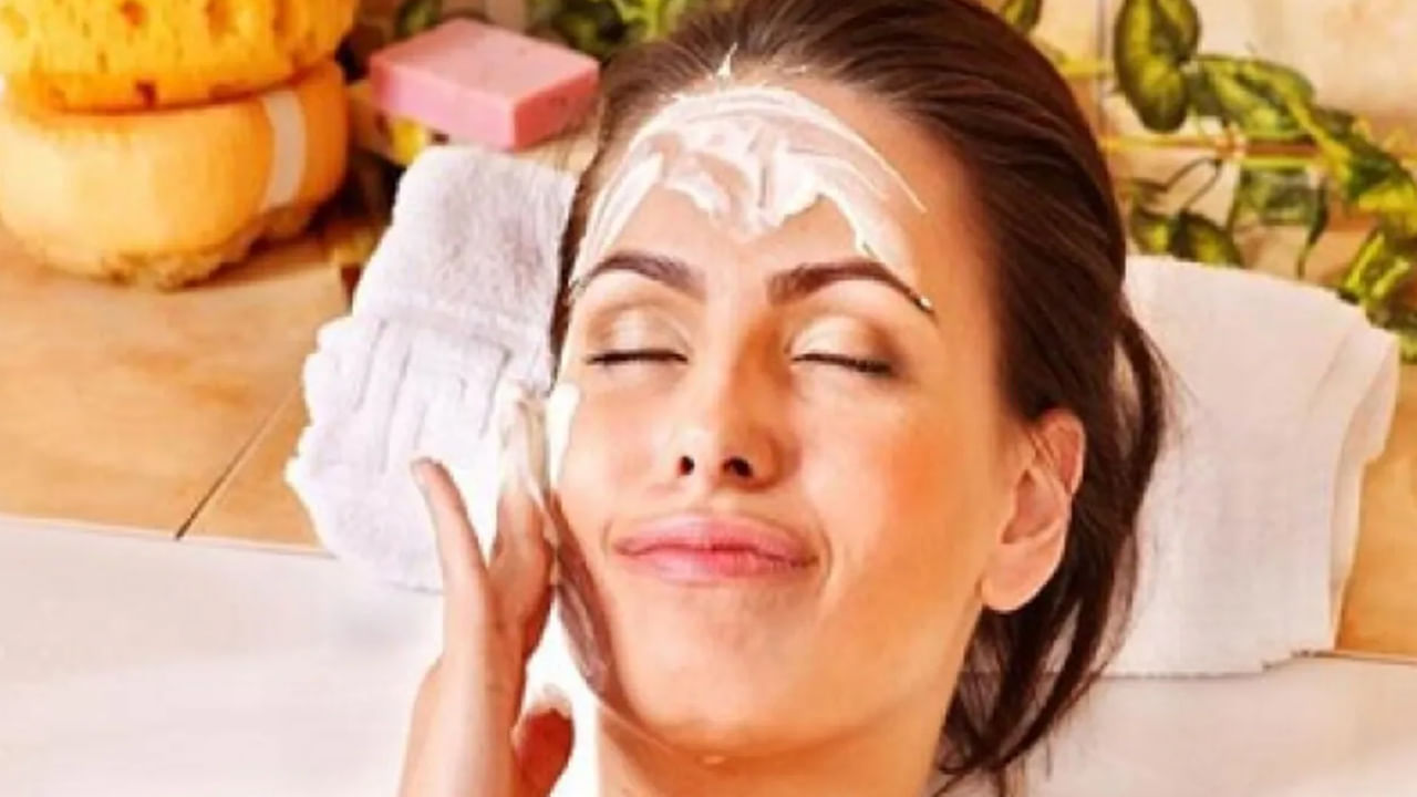 క్రీమ్‌లోని యాంటీఆక్సిడెంట్లు చర్మాన్ని సూర్యుని హానికరమైన ప్రభావాల నుండి రక్షిస్తాయి. టానింగ్‌ను తగ్గిస్తాయి. క్రమం తప్పకుండా ఉపయోగించడంతో టానింగ్ క్రమంగా మసకబారుతుంది. చర్మపు రంగు సమానంగా మారుతుంది.