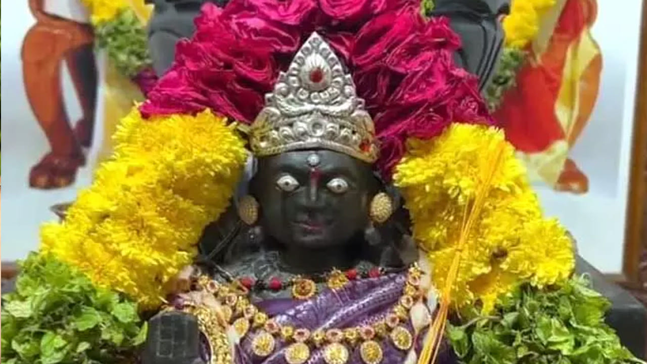 Viral Video: అమ్మవారి ఆలయంలో అద్భుతం.. పూజా సమయంలో భగవతి కంట కన్నీరు.. బారులు తీరిన భక్తులు