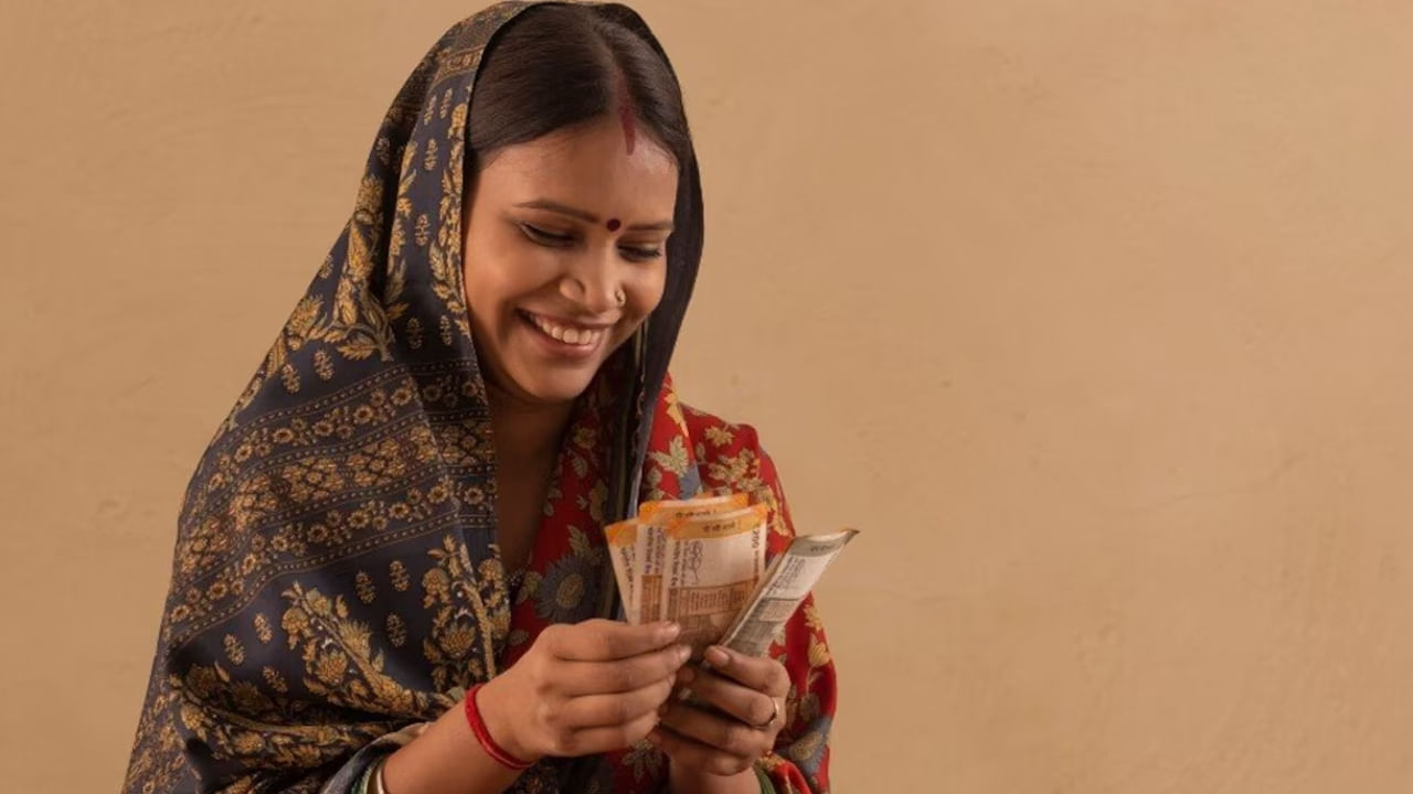 మహిళలకు ప్రతినెలా రూ.2100..! ఈ నెల 25 నుంచి పథకం ప్రారంభం..