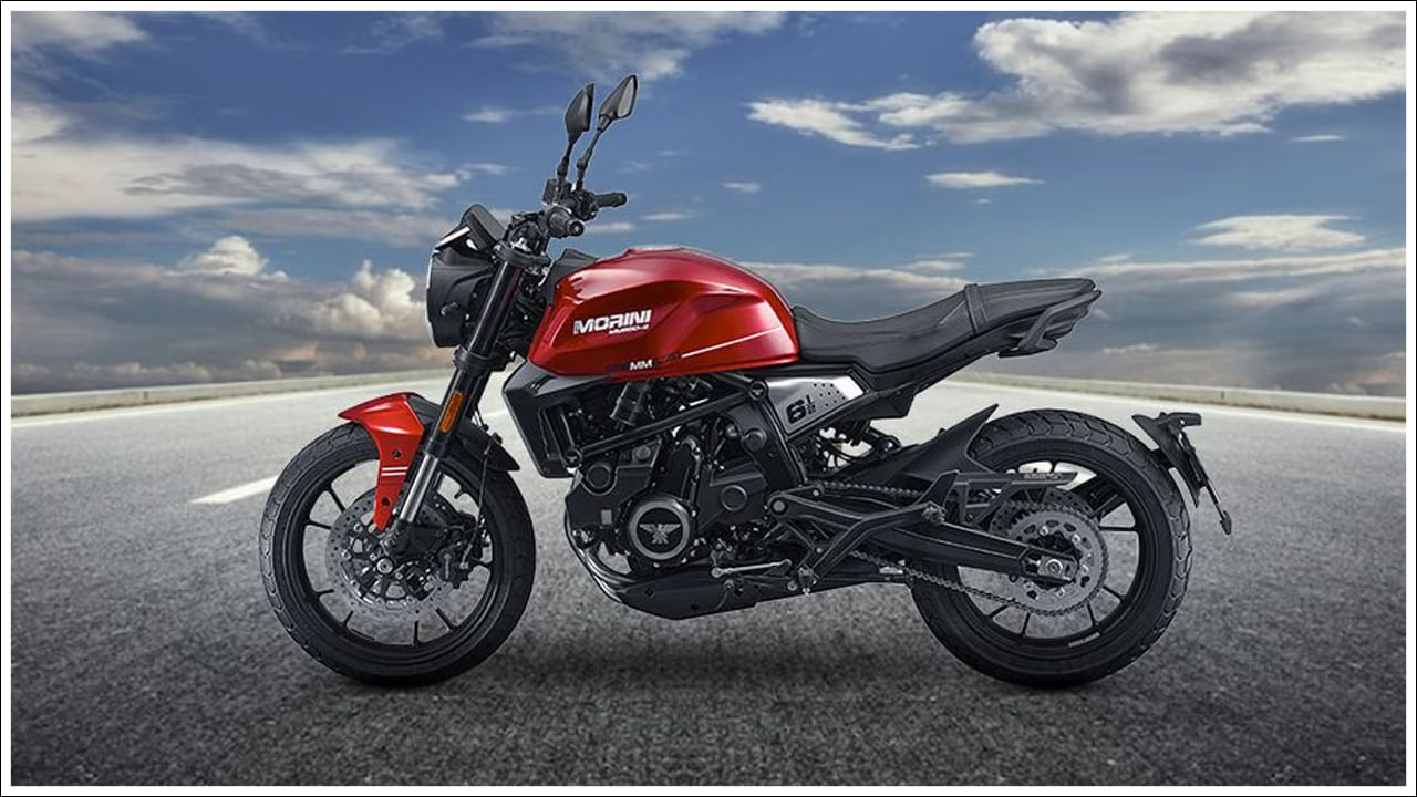 ధరల్లో భారీ తగ్గుదల: ఈ సంవత్సరం మోటో మోరిని సీయెమ్మెజ్జో మోటార్ సైకిళ్ల ధరలను తగ్గించడం ఇదే మొదటిసారి కాదు. మొదట ఫిబ్రవరి 2025లో 650 రెట్రో స్ట్రీట్, 650 స్క్రాంబ్లర్ ధరలను రూ. 2 లక్షల వరకు తగ్గించారు. వాటి పాత ధరలు వరుసగా రూ. 6.99 లక్షలు, రూ. 7.10 లక్షలు. కానీ ఇప్పుడు కంపెనీ స్క్రాంబ్లర్ ధరలను రూ. 91,000 వరకు తగ్గించింది. కంపెనీ ధరలను మరింత తగ్గించింది. 