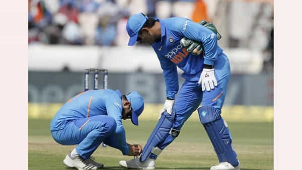 MS Dhoni: ఎంఎస్ ధోని వల్లే రోహిత్ శర్మ ఇలా.. ఫ్యాన్స్కు ఊహించని షాకిచ్చిన గౌతమ్ గంభీర్