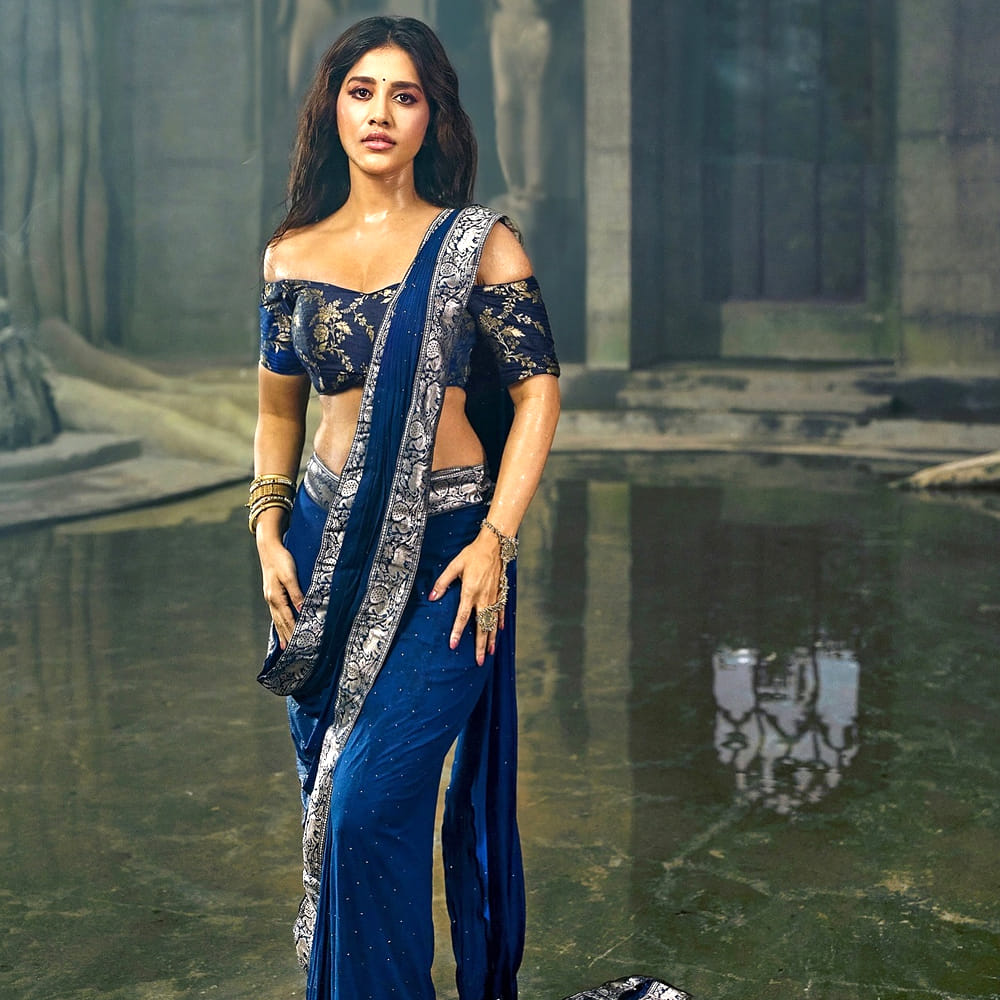 దాంతో ఈ అమ్మడికి అవకాశాలు తగ్గాయి. అదే సమయంలో ప్రమాదానికి గురవ్వడంతో సినిమాలకు బ్రేక్ ఇచ్చింది. ఇక ఇప్పుడు తిరిగి కోలుకొని వరుసగా సినిమాలను లైనప్ చేసింది. కానీ ఈ అమ్మడు ఆశించిన స్థాయిలో గుర్తింపు మాత్రం దక్కించుకోలేకపోతోంది.