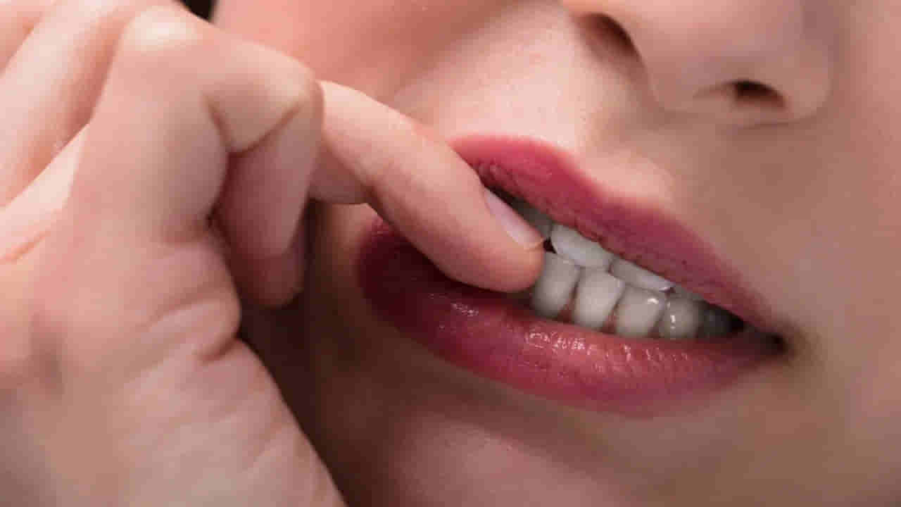 Health Tips: మీకు గోర్లు కొరికే అలవాటుందా..? వెంటనే మానకపోతే ఏం జరుగుతుందో తెలుసా..
