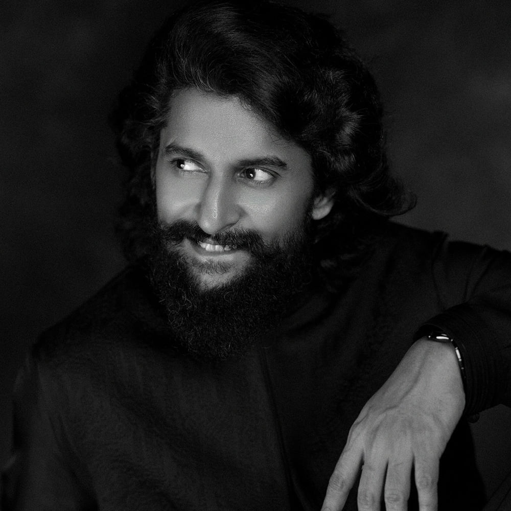 నెక్ట్స్ సుజీత్ ఉన్నారు.. OG తర్వాత ఈయన చేయబోయే ప్రాజెక్ట్ కావడంతో నాని 32పై అంచనాలు భారీగానే ఉన్నాయి. ఇలా ప్యాన్ ఇండియా కోసం ఒక్కో ఇటుక పేరుస్తున్నారు న్యాచురల్ స్టార్.. ఏదో ఒకరోజు అదే ఇల్లు అవుతుందని నాని అంచనా. 