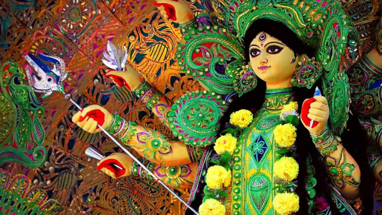 నవ రాత్రి 8వ రోజు నెమలి ఆకుపచ్చ: ఎనిమిదవ రోజు పీకాక్ గ్రీన్ రంగును ధరిస్తారు. ఇది నీలం , ఆకుపచ్చ రంగుల అందమైన మిశ్రమం. ఇది జీవితంలో తాజాదనం, ఆనందం, సానుకూలతను సూచిస్తుంది.