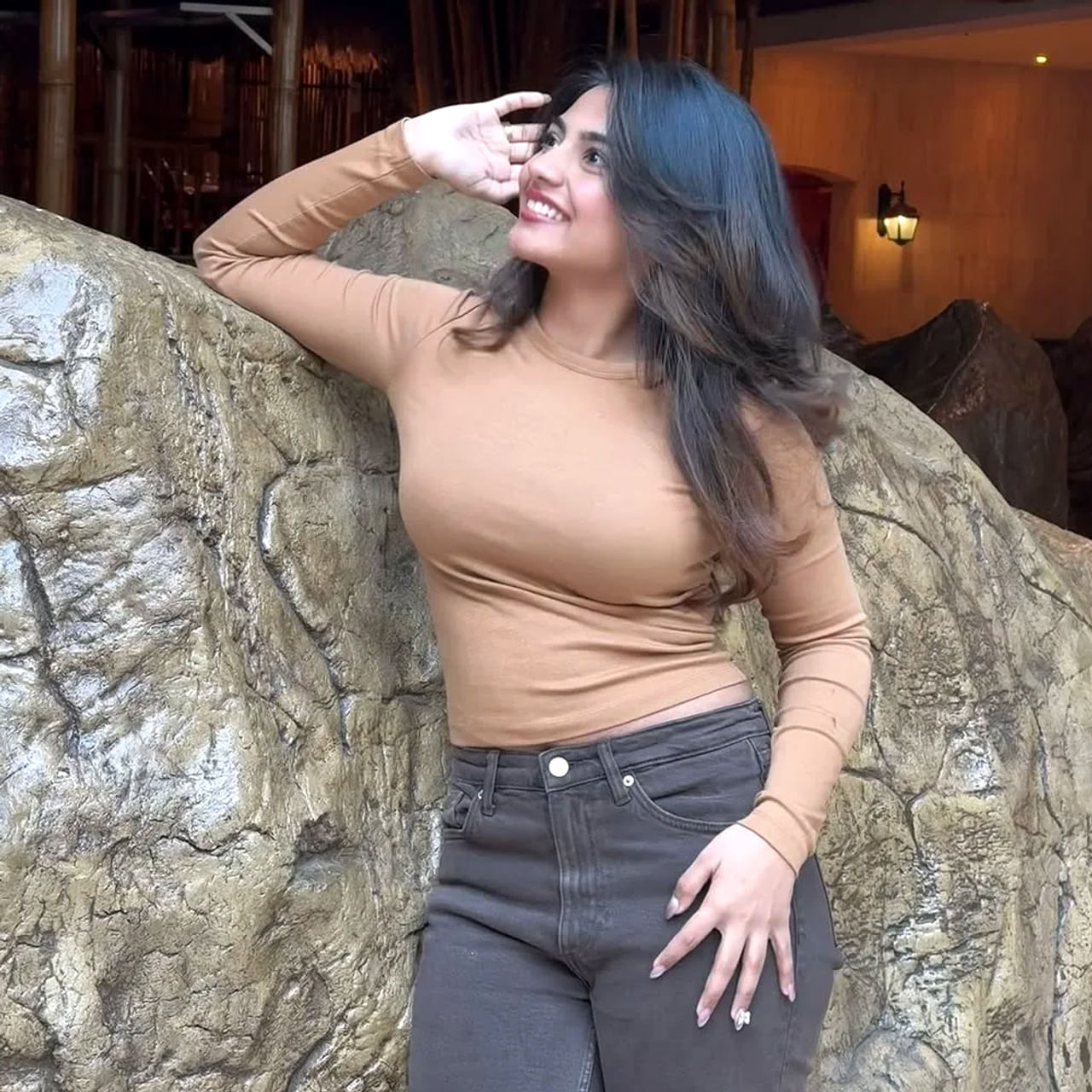 టాలీవుడ్‌లో కొత్త ముద్దుగుమ్మల హవా కనిపిస్తుంది. యంగ్ హీరోలు కొత్త హీరోయిన్స్ తో సినిమాలు చేయడానికి ఎక్కువ ఆసక్తి చూపిస్తున్నారు. తాజాగా ఓ చిన్నది చేసిన రెండు సినిమాలతో హిట్స్ అందుకుంది. ఆమె అందాల భామ నయన సారిక. 