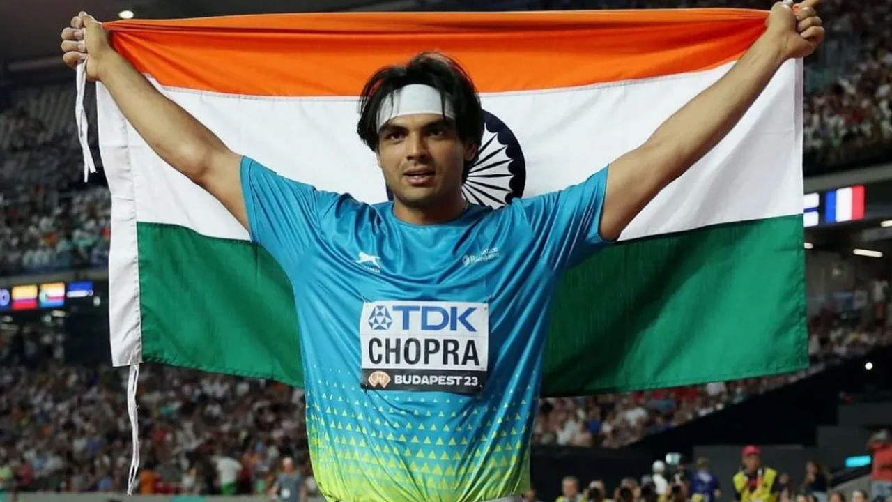 World Championships 2025: ప్రపంచ ఛాంపియన్షిప్లో ఒకే త్రోతో నీరజ్ ఫైనల్ లో అడుగు.. మరోవైపు ఇబ్బంది పడుతోన్న అర్షద్ నదీమ్