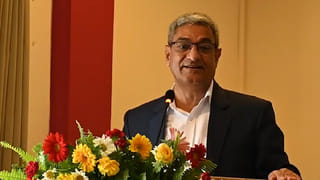 Donald Trump: ట్రంప్ ‘టార్గెట్ ఇండియా!’.. అరకోటి ఐటీ ఉద్యోగులపై బ్రహ్మాస్త్రం!