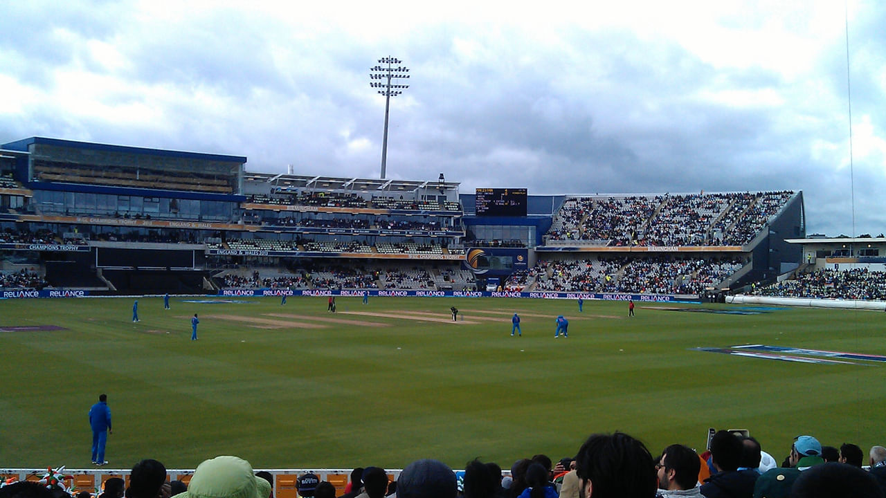 World Record in ODI Cricket: దక్షిణాఫ్రికా డాషింగ్ యువ బ్యాట్స్‌మన్ మాథ్యూ బ్రీట్జ్కే వన్డే క్రికెట్‌లో సంచలనం సృష్టించాడు. మాథ్యూ బ్రీట్జ్కే తన కెరీర్‌లోని మొదటి ఐదు వన్డేల్లో అద్భుతంగా రాణించాడు. ఇప్పుడు అతని పేరు మీద ప్రపంచ రికార్డు నమోదైంది.