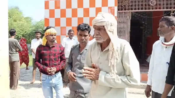 పాము పగ అంటే ఇలా ఉంటదా.. 70 ఏళ్ల వృద్ధుడిని 14 సార్లు కాటేసిన ఒకే పాము.. ట్విస్ట్ ఏంటంటే..?